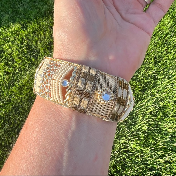 Beautiful metal mixed media bracelet - Picture 5 of 9